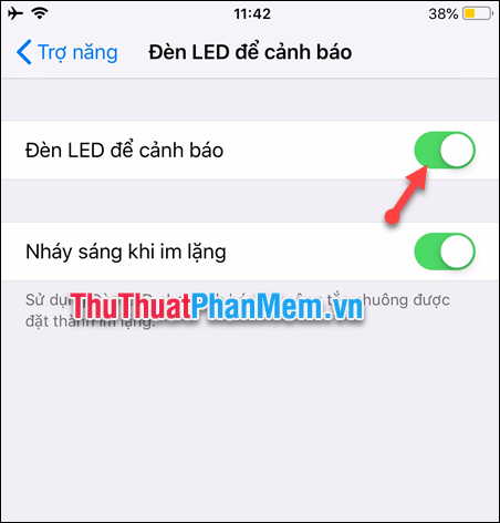 Cách làm đèn flash nháy sáng khi có cuộc gọi đến trên iPhone, Android