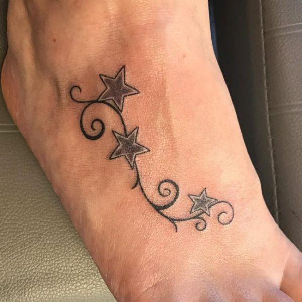 Hình xăm ngôi sao ở bàn chân cực đẹp